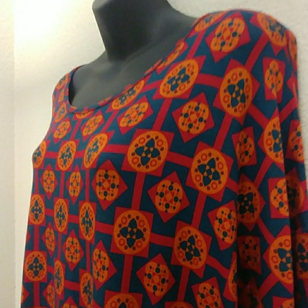 LulaRoe Printed Irma Tunic Top - Picture 4 of 8